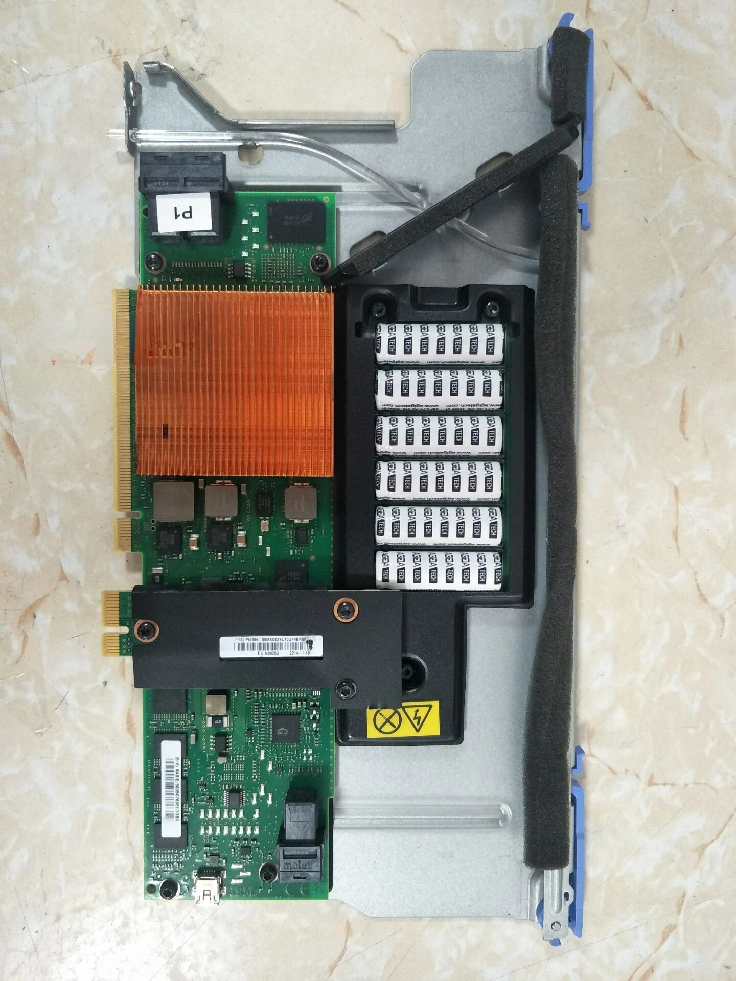 

RAM IBM 00MA082 3GB PCIE (X8) SAS CONT 4U 18 Bay q8 00MA083