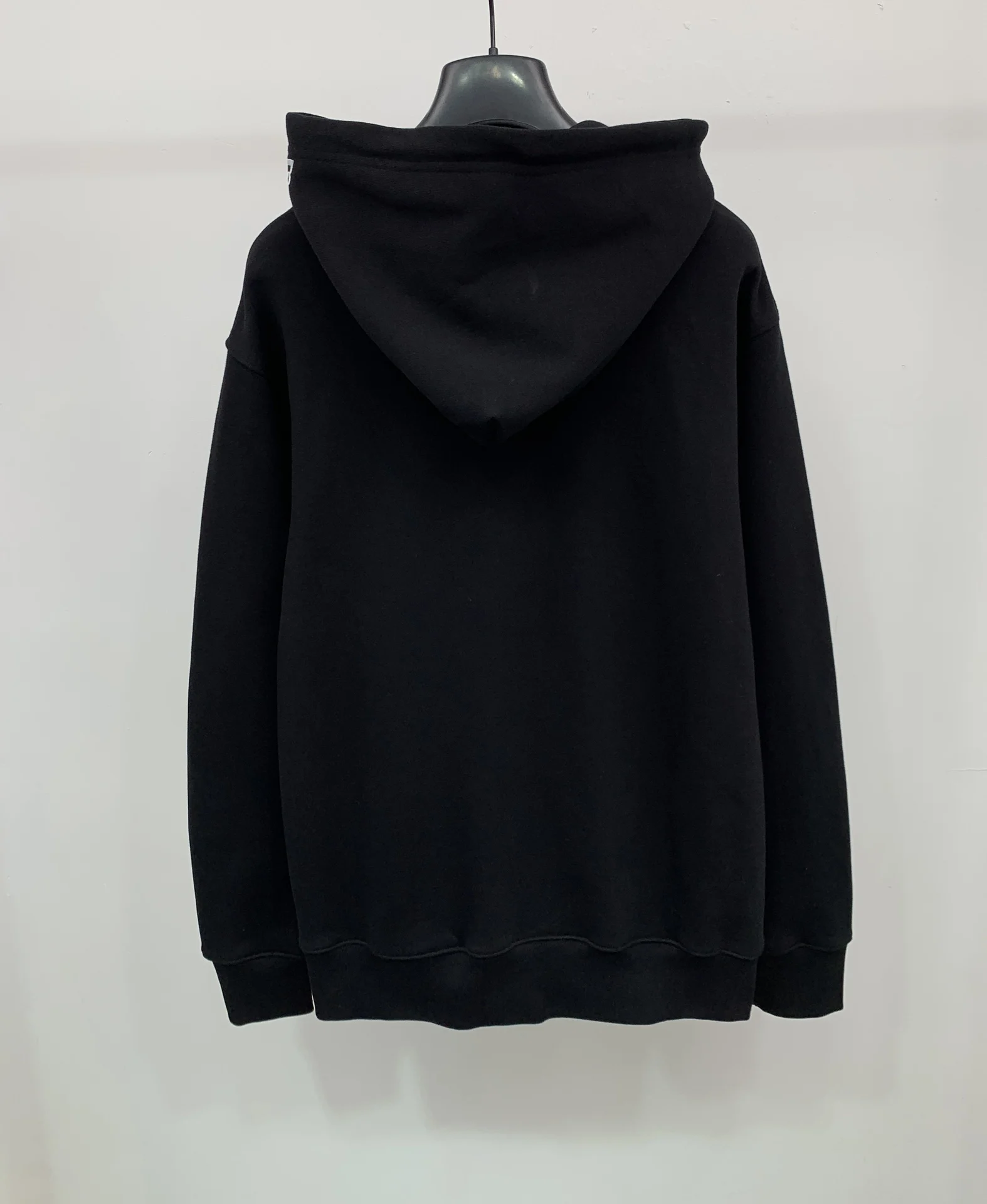 Рисунок 4 - Худи YOHJI YAMAMOTO