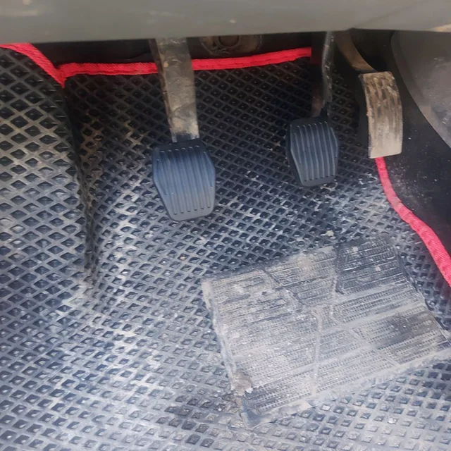 2X BRAKE AND CLUTCH PEDAL PAD RUBBERS FOR FORD KUGA FOCUS MK2 Mk3 C Max 1234292