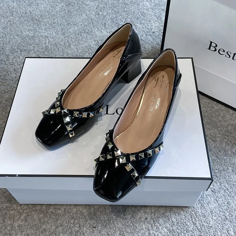 

2022 Temperament Women's Shoes Spring and Autumn New Western Style Rivets Shiny Middle Heel Square Heel Women's Single Shoes