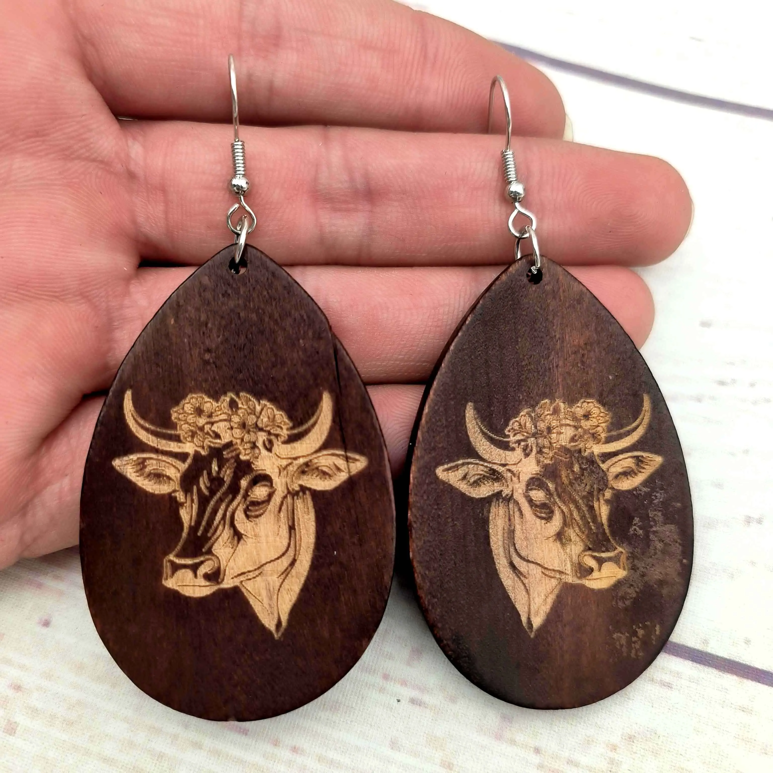 Женские серьги в форме крупного рогатого скота