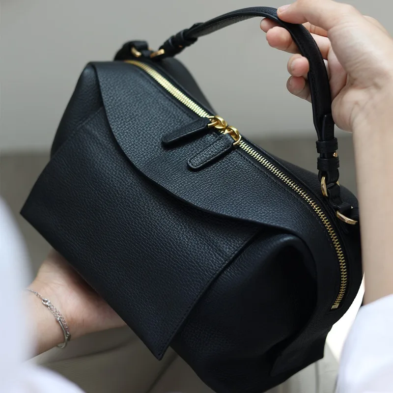 

Real Leather Crossbody Bag For Women Luxury Designer Shoulder Bag With Adjustable Shouder Strap Zipper Closure Fashion Handbag