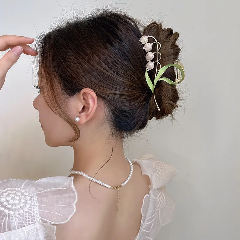 

Elegant Tulip Hair Claws Headwear For Women Girls Trendy Ponytail Claw Clip Ornament Bell orchid hair accessories Heawear tiara