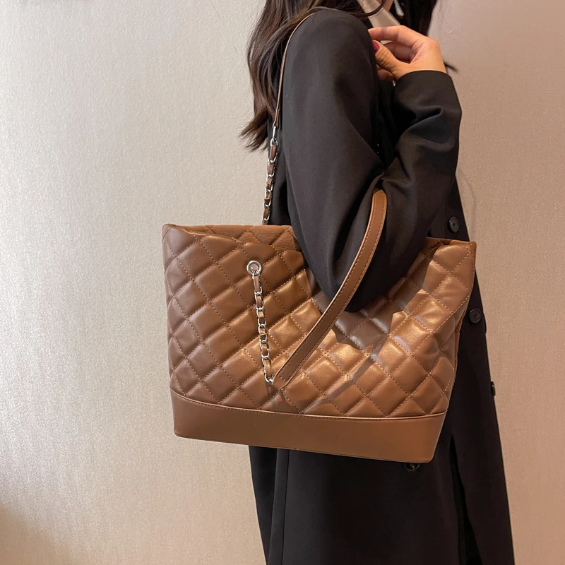

New Fashionable Tote Women Bags Shoulder Students Books Tassels Designer Brands Work Large Capacity Shopping With Big Pocket