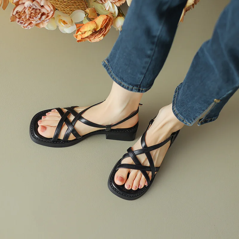 Woven Roman leather sandals women's summer wear 2023 new retro soft bottom fine belt square head flat women's shoes34-43  L1269