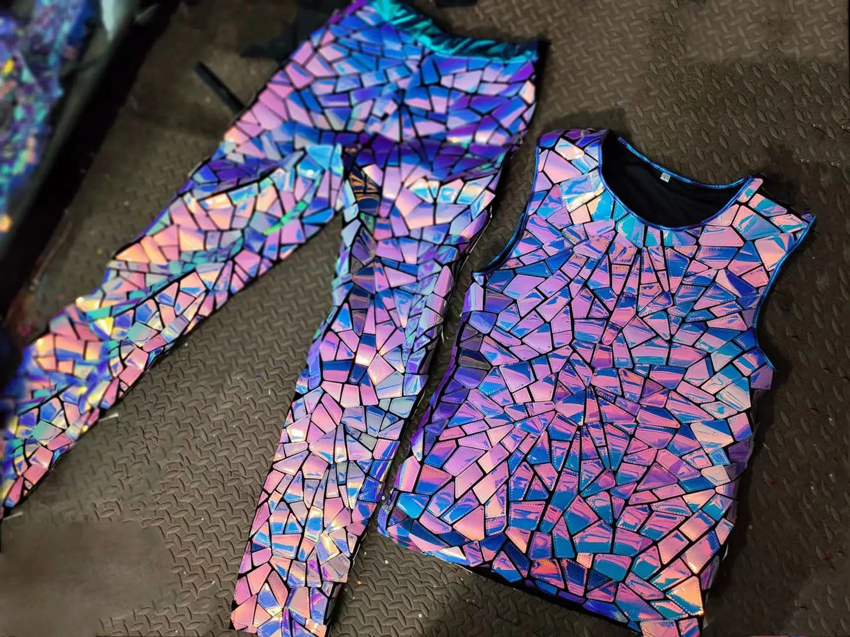 Мужской фиолетовый синий лазерный зеркальный танцевальный костюм с блестками