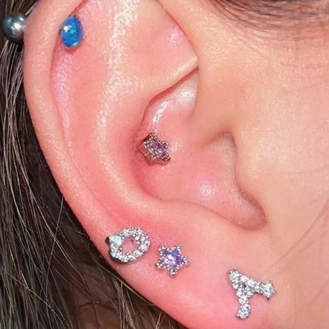 

Silver Color Stainless Steel Ear Bone Nails A~Z 26 Letters Earrings For Women Zircon Cartilage Tragus Helix Conch Stud Earring