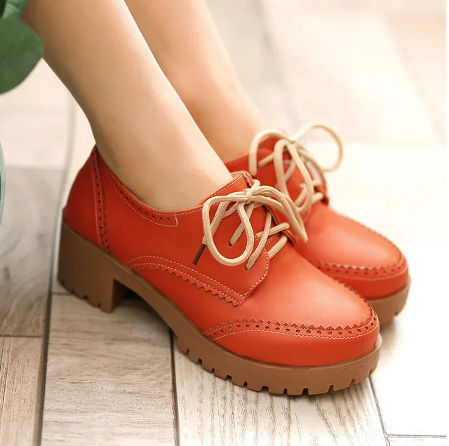 Женская обувь 2025 года. Сабо на платформе с острым носком. обувь. Осенние туфли