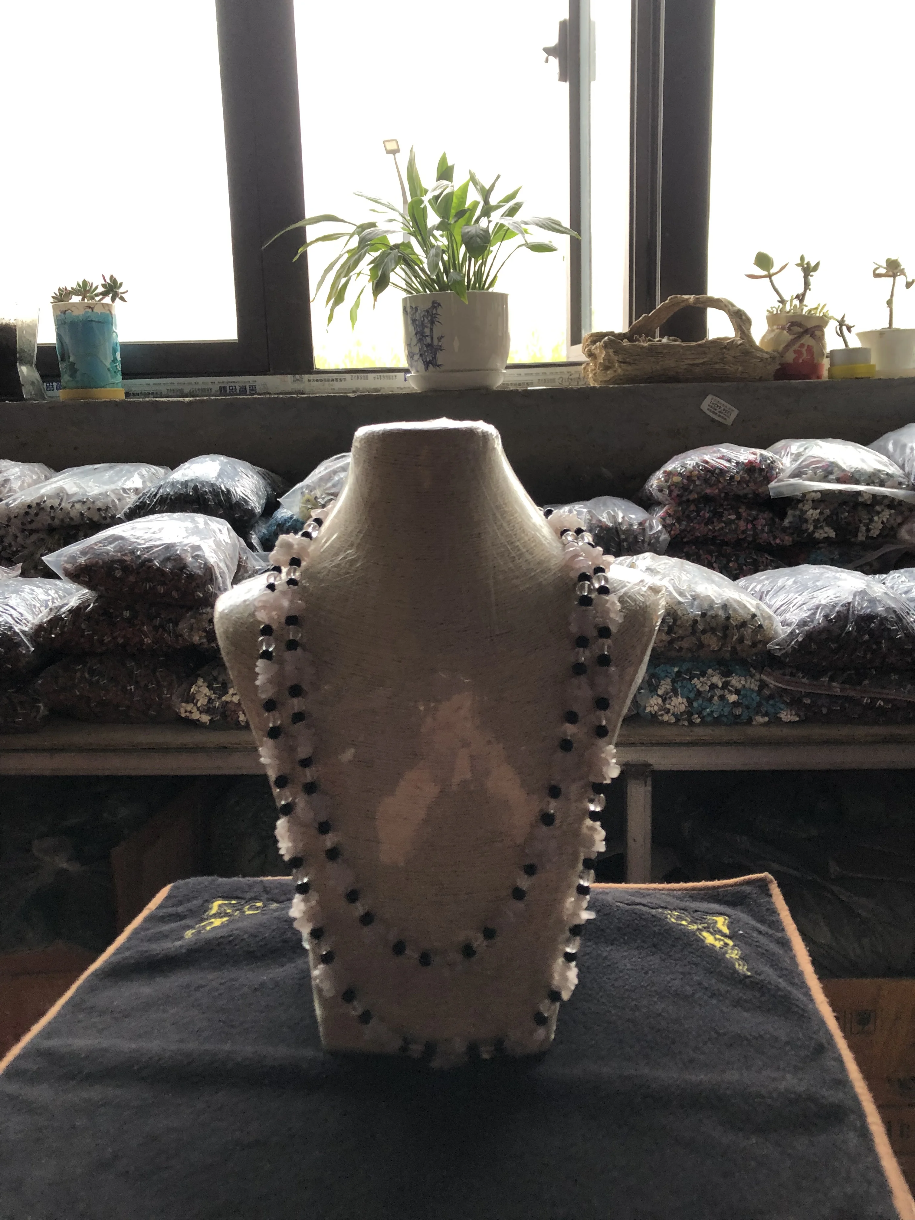

Making Jewelry Of God Has Charms Chain Length 150Cm Natural Raw Stone Crystal Gravel Men And Women General Wealth Necklace