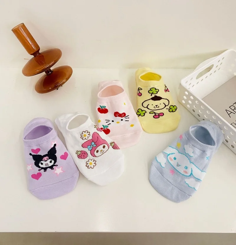 

Sanrios Kittys Kuromi Cinnamoroll My Melody Pompom Purins Cute Cartoon Cotton Sock Sweat Absorbent Non-slip Soft and Comfortable