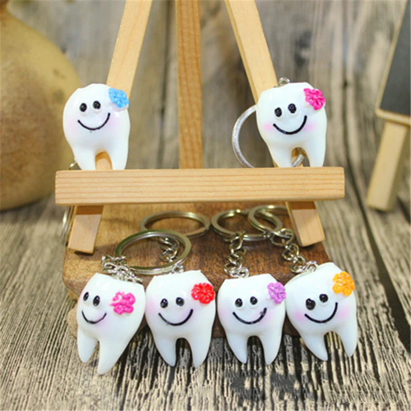 

Cute Simulation Cartoon Teeth Keychain Dentist Decoration Key Chains Resin Tooth Model Shape Key Rings Dental Clinic Gift