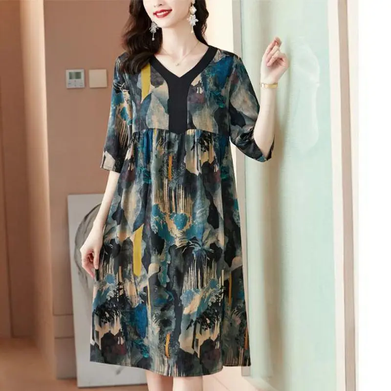 

Женское летнее платье с V-образным вырезом и рукавом 2023