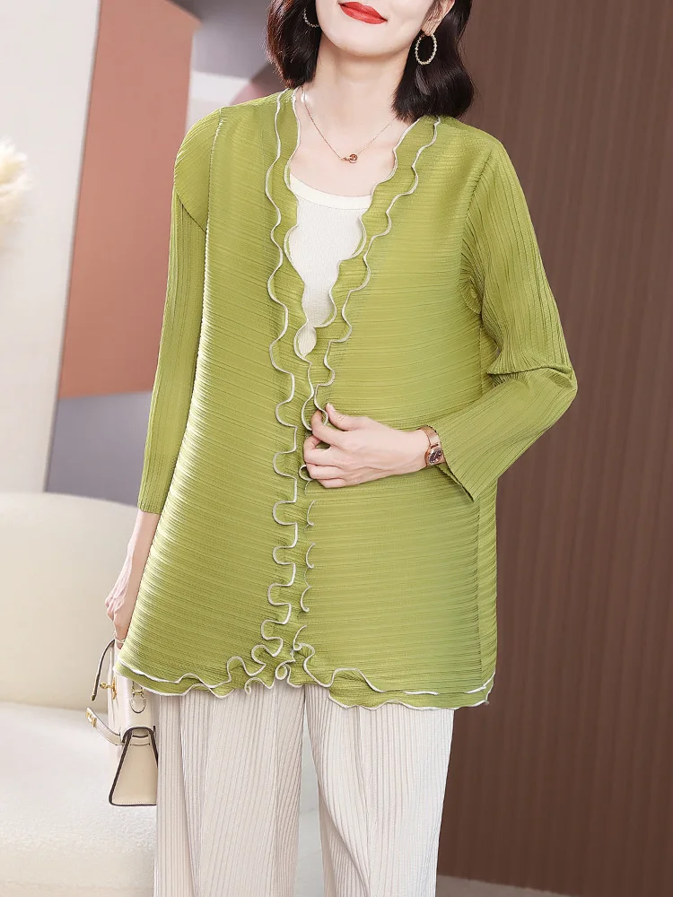 

2023 Spring And Summer Women's Pleated Cardigan In Solid Color