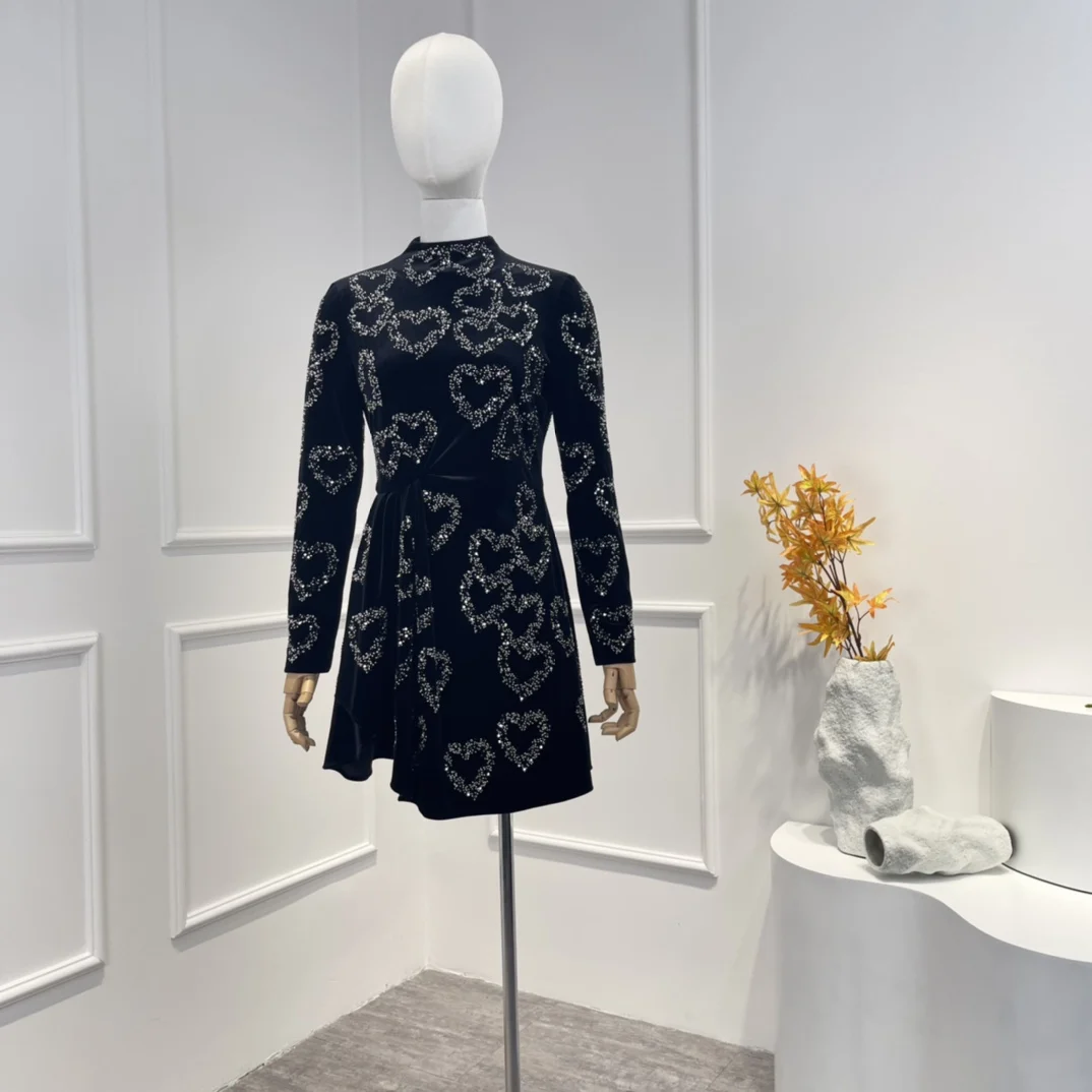 

2022 New Arrival Fashion Long Sleeve Shiny Hearts Beading Mini Black Velvet Dress Sexy Lady Clothing for Party Birthday Gift