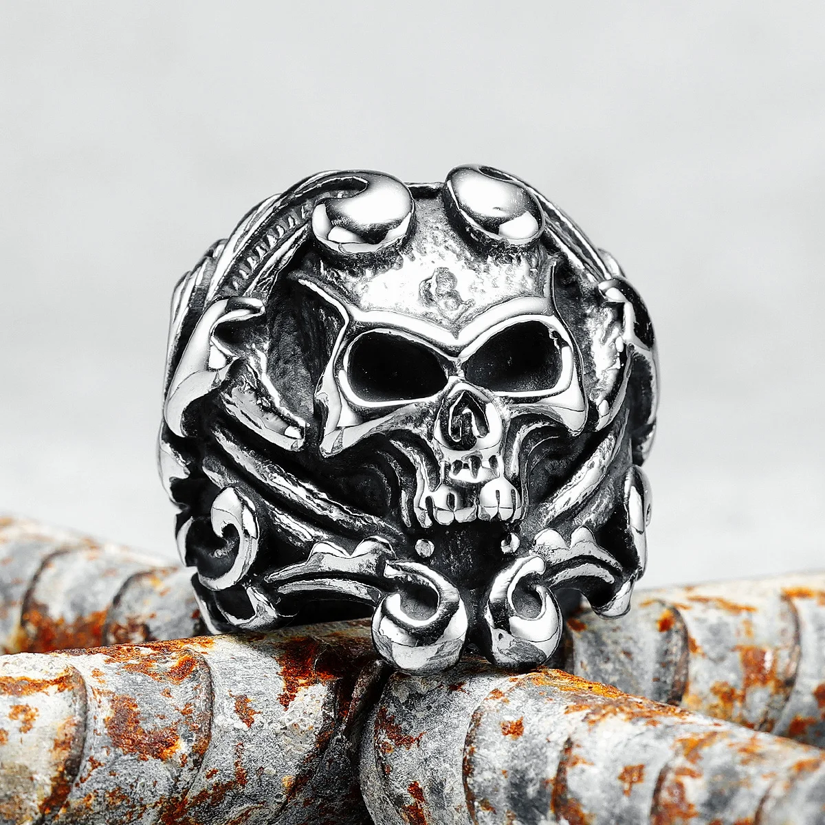 

Flower Skull Men Rings 316L Stainless Steel Skeleton Rune Rock Punk Rap HipHop for Biker Rider Male Boyfriend Jewelry Best Gift