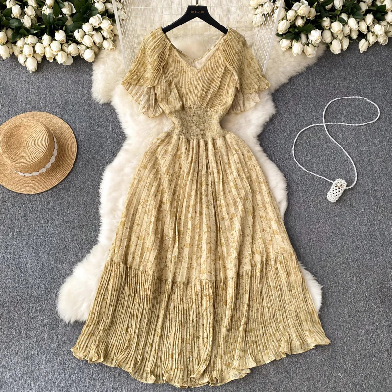 

Шифоновое платье-трапеция с цветочным принтом, V-образным вырезом и коротким рукавом