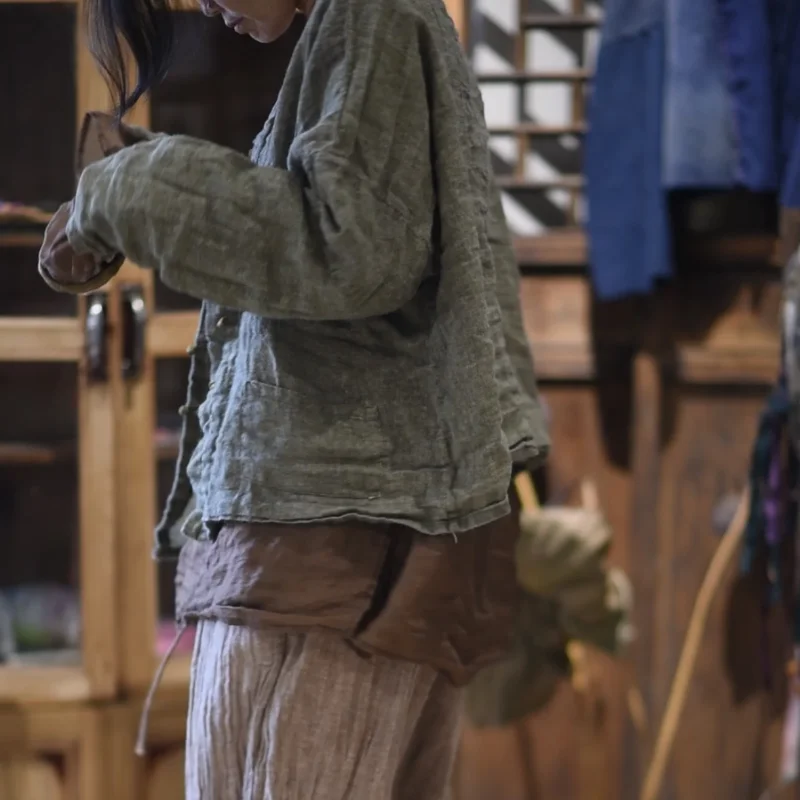 Женская однотонная блузка на одной пуговице с круглым вырезом и длинным рукавом