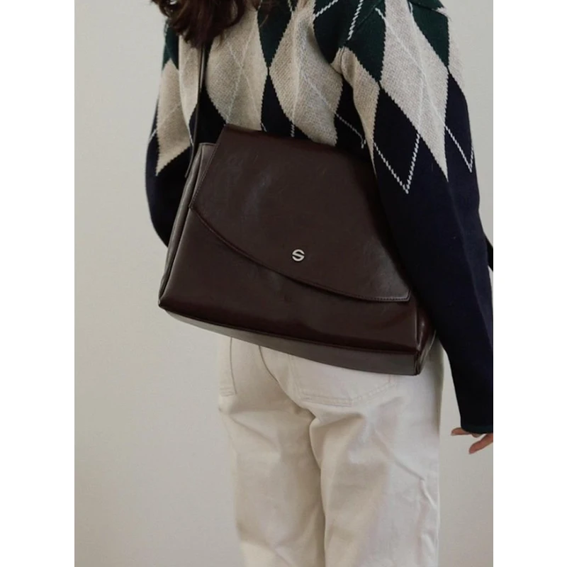 

Странный ювер Yu Yingyu с корейской нишевой дизайнерской кожаной женской сумкой