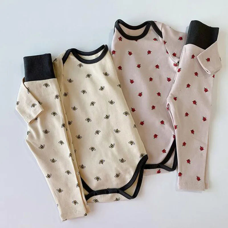 

Повседневные комбинезоны с длинным рукавом и принтом пчелы для маленьких мальчиков и девочек 0-2 лет + штаны, комплекты одежды, весенний Детский костюм для мальчиков и девочек, детские комплекты