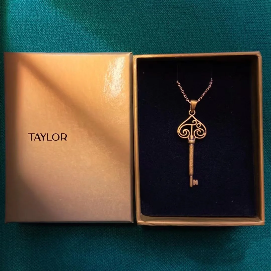 Meimei's same Necklace Taylor's Love Fearless Key Pendant Necklace 1989 Recorded Seagull T.S. Necklace Anniversary Jewelry Gift