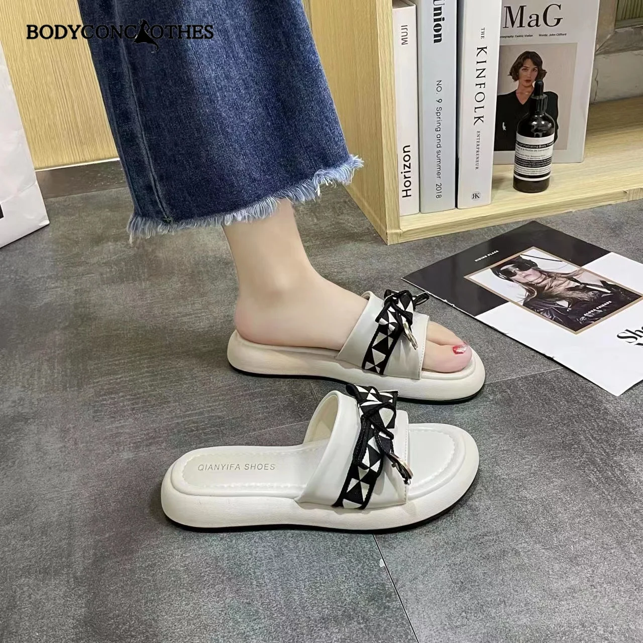 2022 Summer  New Brand Women Soft Sole Sandals Leisure Indoor Bathroom Anti-slip Beach Outdoor Slides Ladies Shoes Slippers