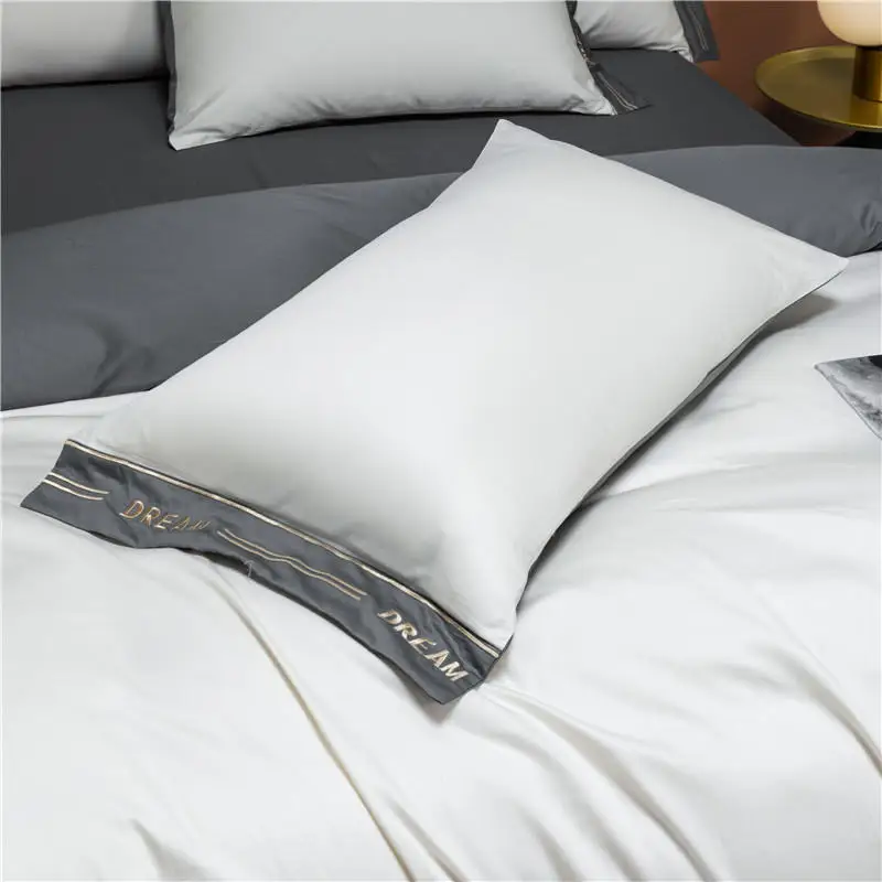 Комплект постельного белья с вышивкой бежевого и серого цвета из египетского