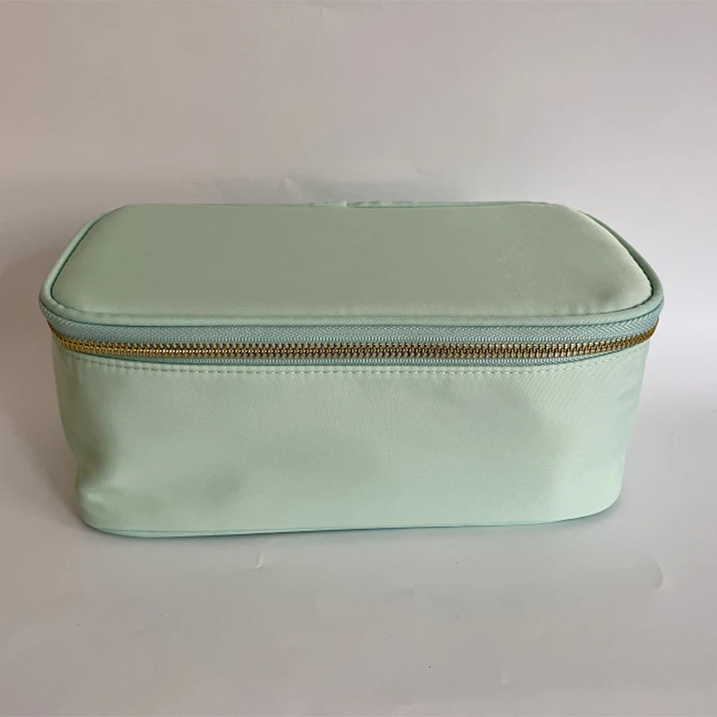 Нейлоновая сумка-карандаш с нашивкой из синели и буквами | Индивидуальный