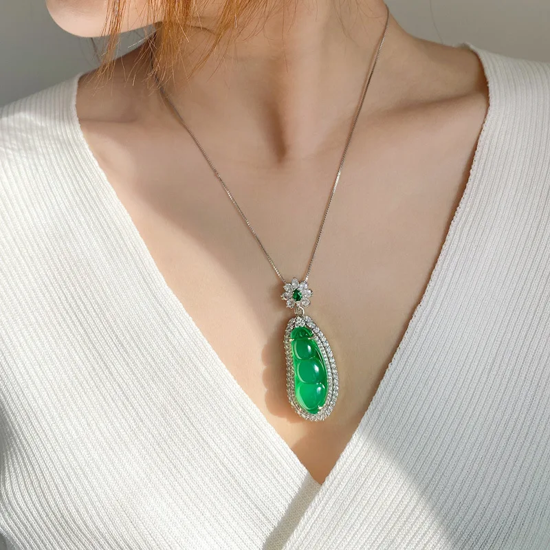 

2022 New Vintage Elegant Necklace For Women Inlaid Green Colour Four Seasons Bean Pendant Personalized Fashion Jewelry Gifts