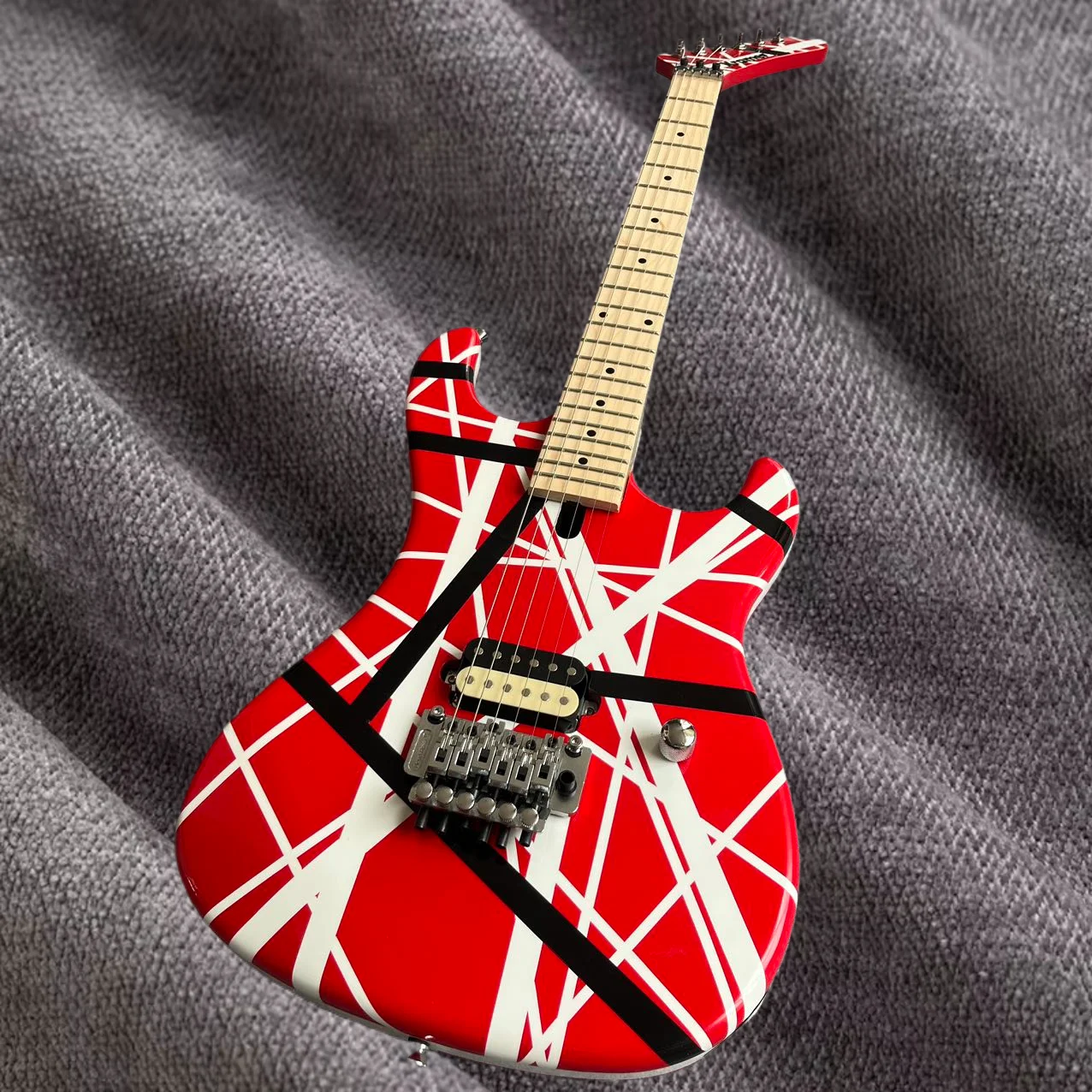 Электрическая гитара Заводская индивидуальная Кленовая шея корпус в форме