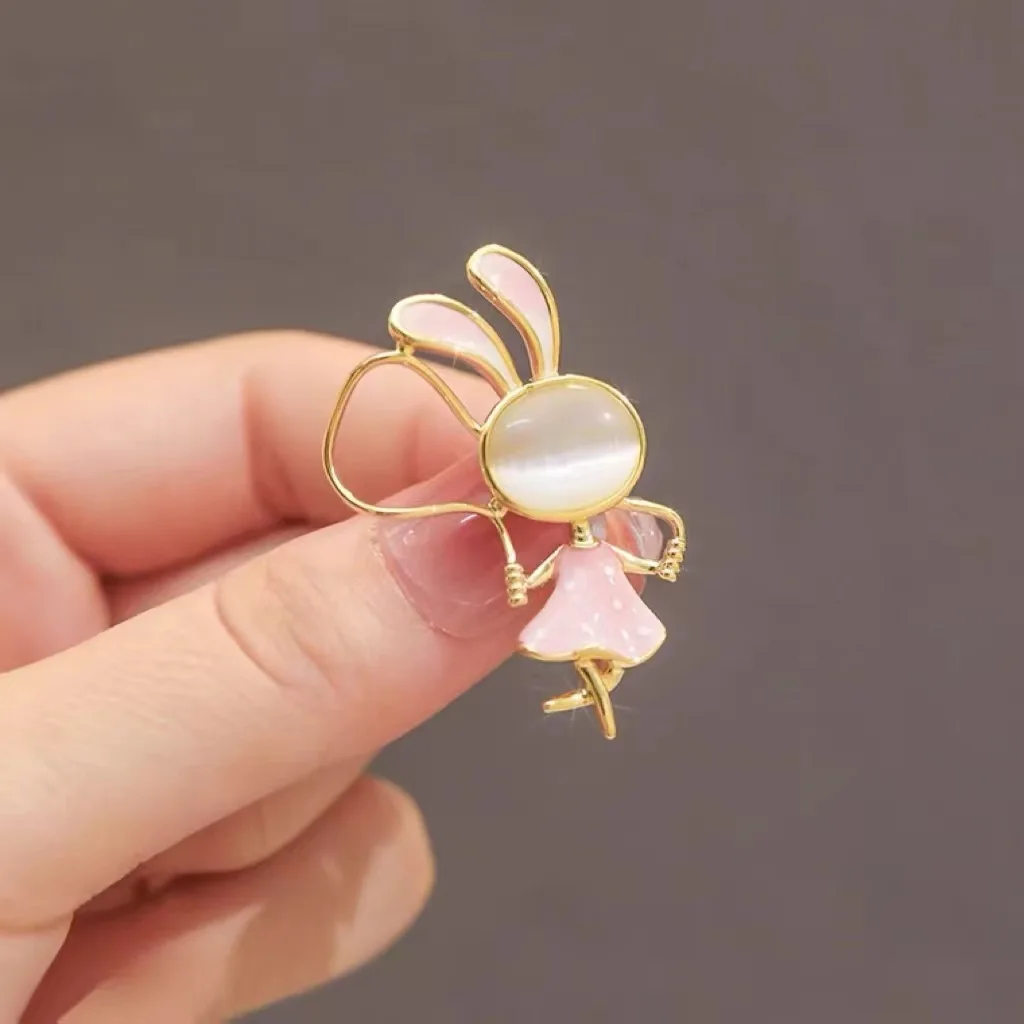 

Милая Опаловая скакалка, броши для кролика, булавки для женщин и девушек, Модная бижутерия, булавки для лацканов в виде животных для занятий ...