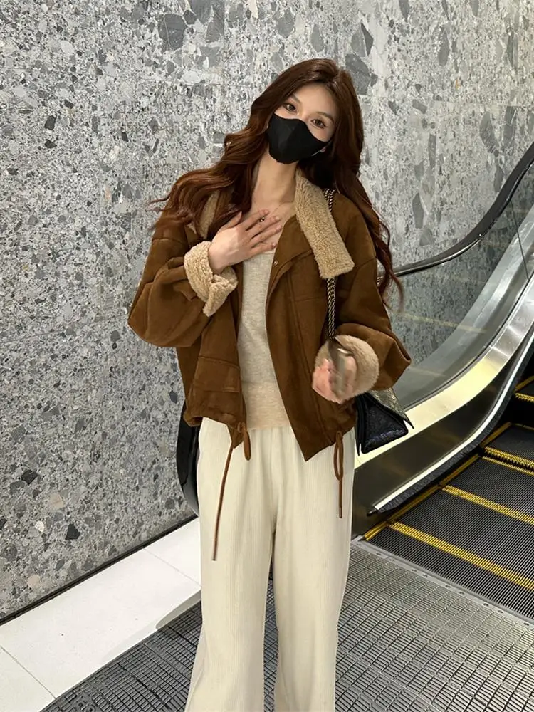 Маленькая короткая верхняя одежда из овечьей шерсти женская зимняя новая теплая