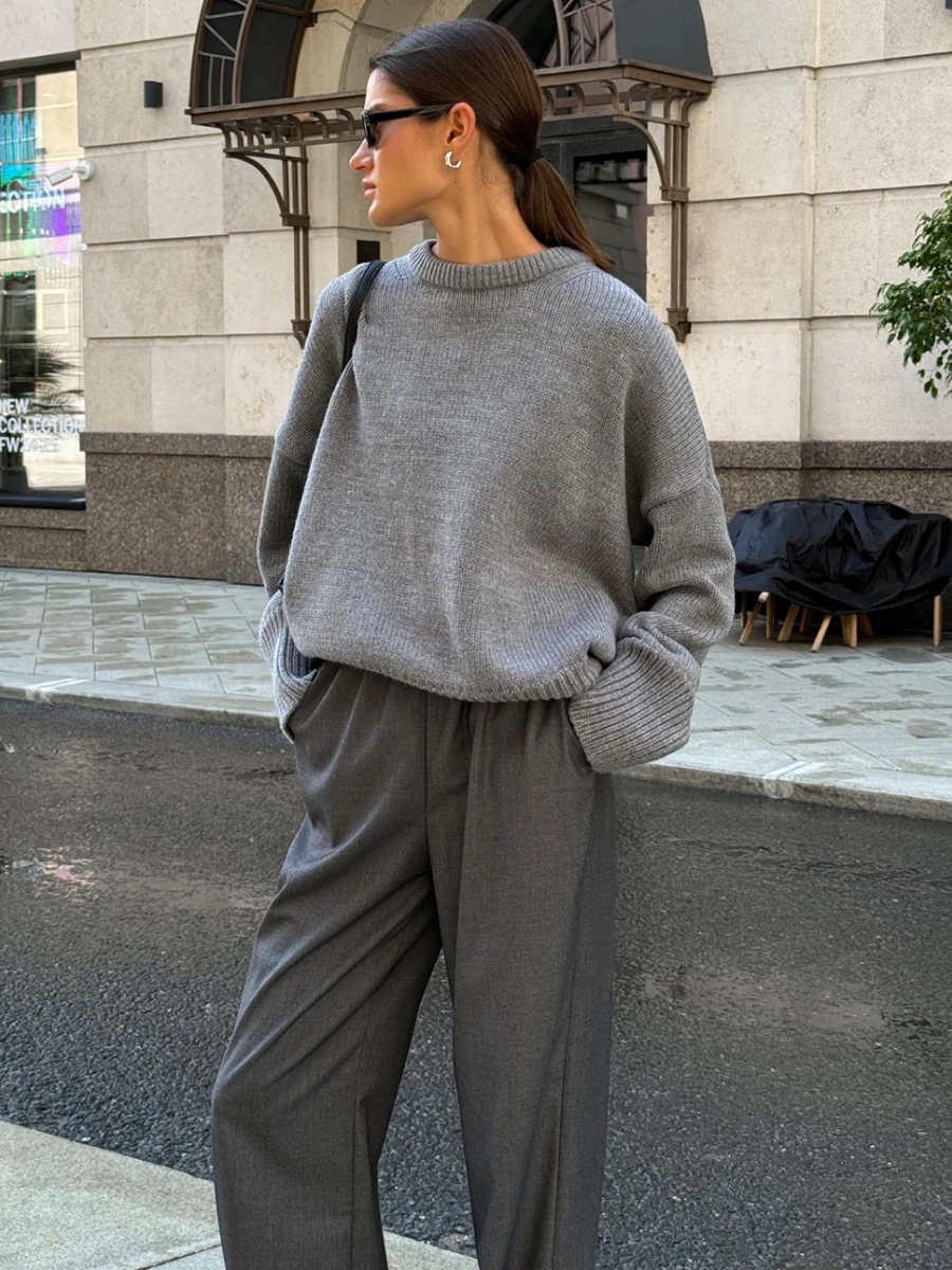 Зимний женский свитер оверсайз с круглым вырезом