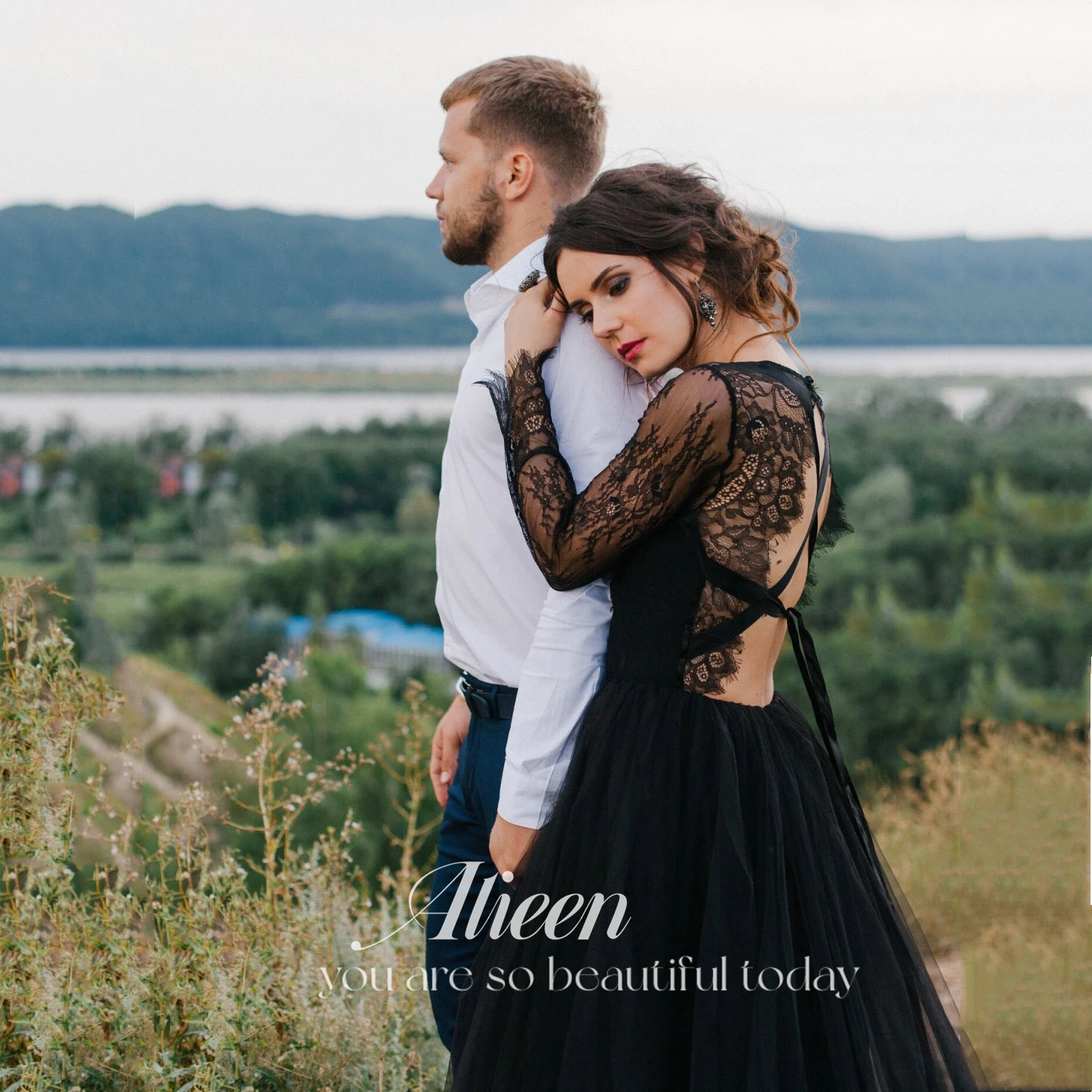 

Aileen Women's Luxury Party Dress Party Evening Elegant Luxury Celebrity Black Lace Quinceanera Dresses for Prom Backless Formal