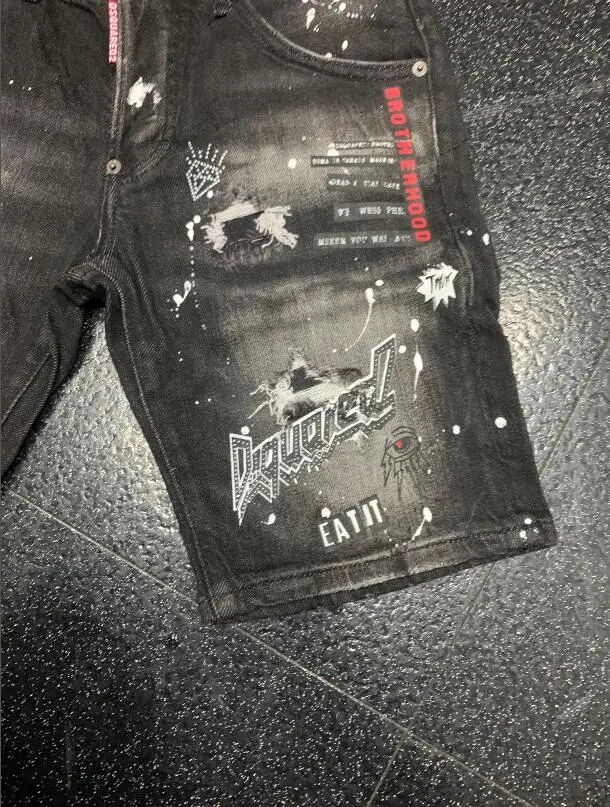 2022 New Fashion Brand Dsquared2 Men's Washed Worn Ripped Hole Paint Point Motorcycle Denim Shorts A502-1