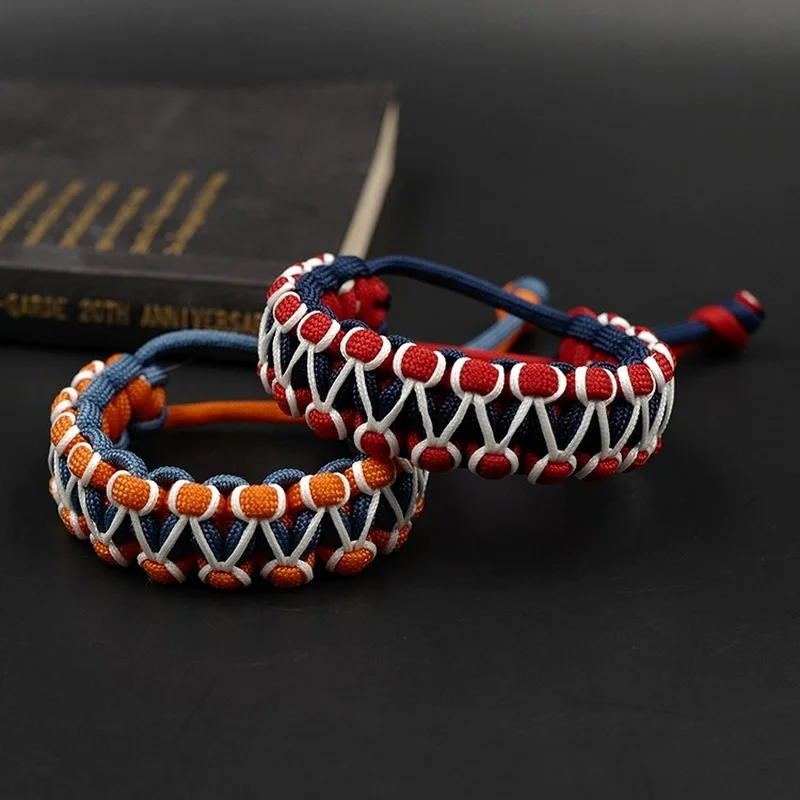 

Adjustable Survival Emergency Glow in the Dark 550 Paracord Bracelet Parachute Cord Bracelet Wristband Camping Hiking Hand-made