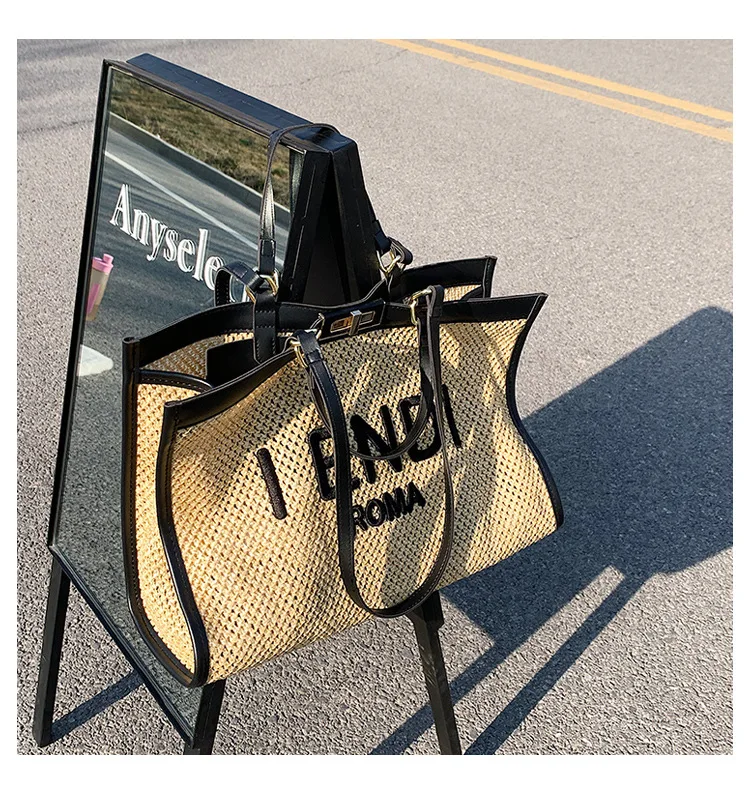 Luxury Brand Women Bag 2023 New Summer Beach Tote Bags Knitting Hollow Out High Capacity Shoulder Bag Classic Button Straw Purse