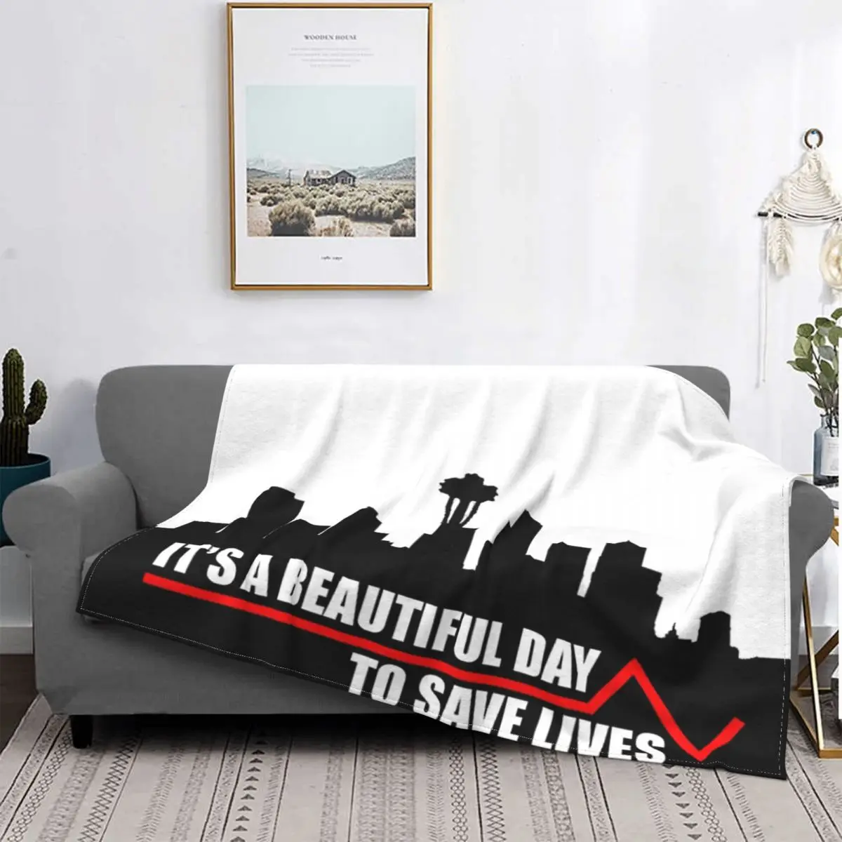 

Декоративное покрывало для двуспальной кровати «Спасите жизни»