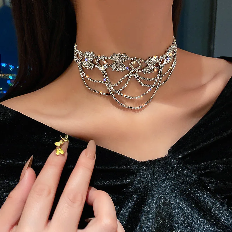 

Многослойное ожерелье в европейском и американском стиле, цепочка до ключиц с кисточками и полностью алмазами в дворцовом стиле, простое ха...