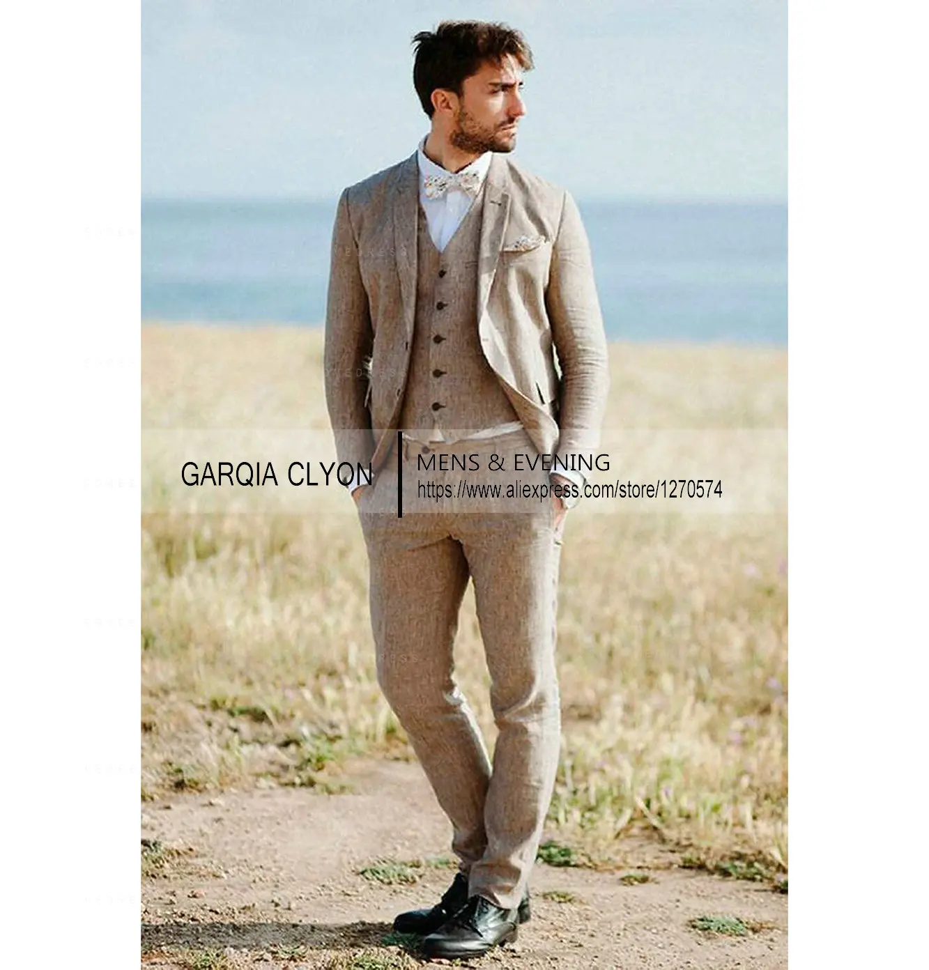 мужское светлое начало. парень в бежевом костюме.