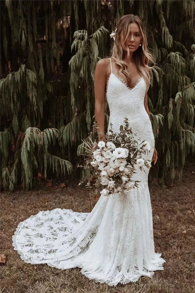 

Simple Boho Mermaid Wedding Dresses Spaghetti Straps Lace Backless Beach Sexy V-Neck Bohemian Bridal Gowns Elegant Dreamlike