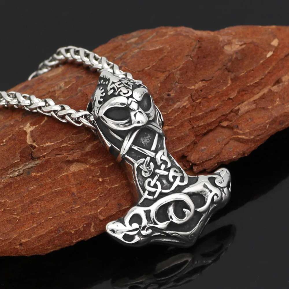 

New Retro Celtic Viking Warrior Pendant Necklace for Man Fashion Sliding Metal Pendant Chain On The Neck Accessories