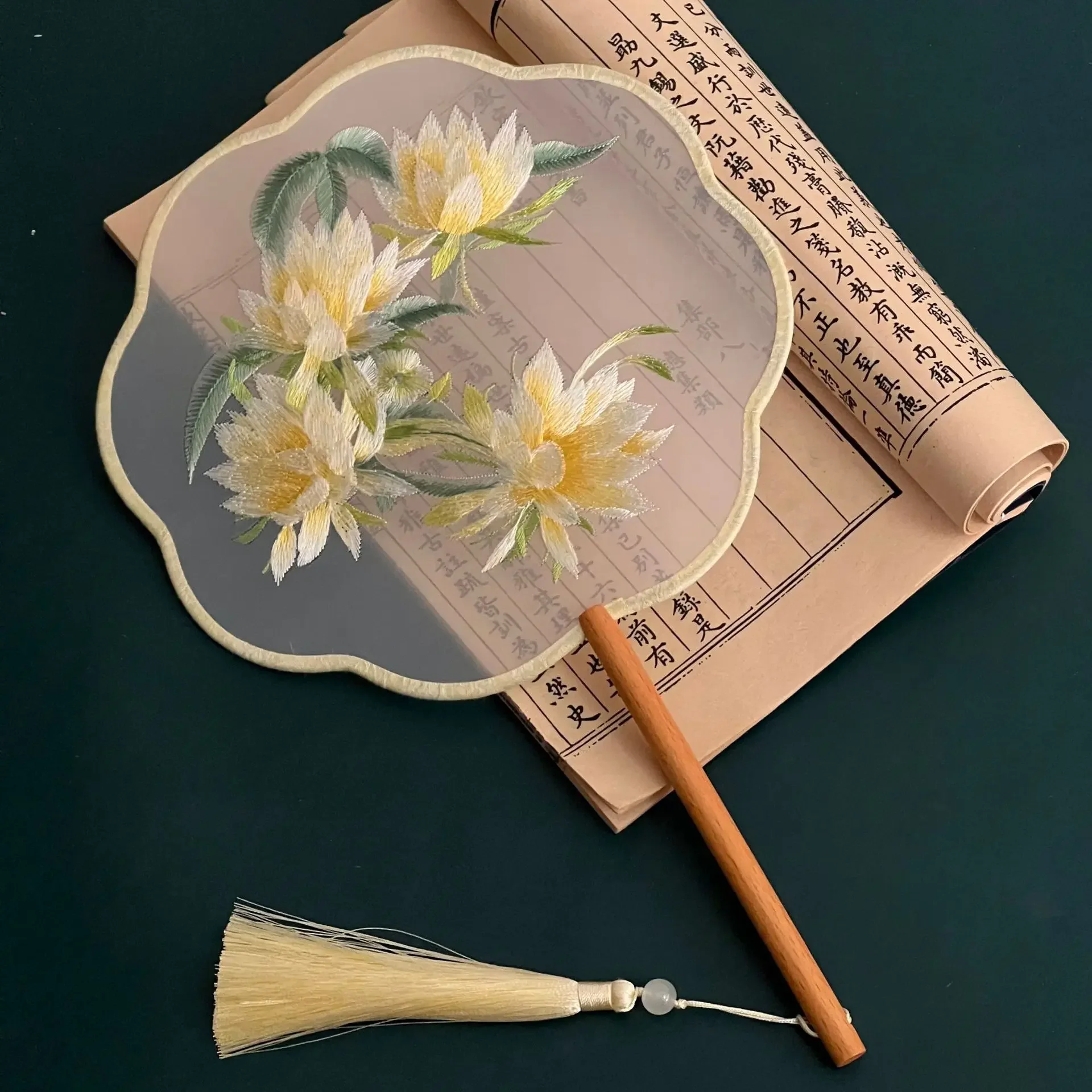 Классический шелковый веер BLUE VIOLET