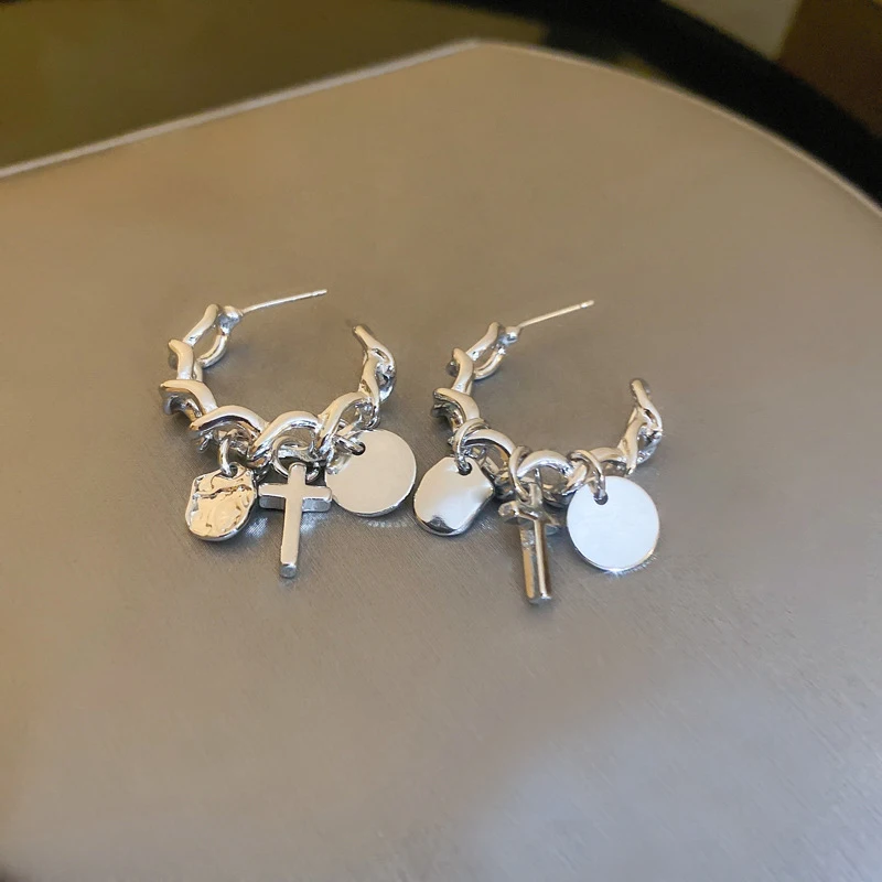 

Fashion Hip Hop Silver Color Earrings for Women Vintage Temperament Charming Circle Cross Pendant Hoop Earring Party Jewelry