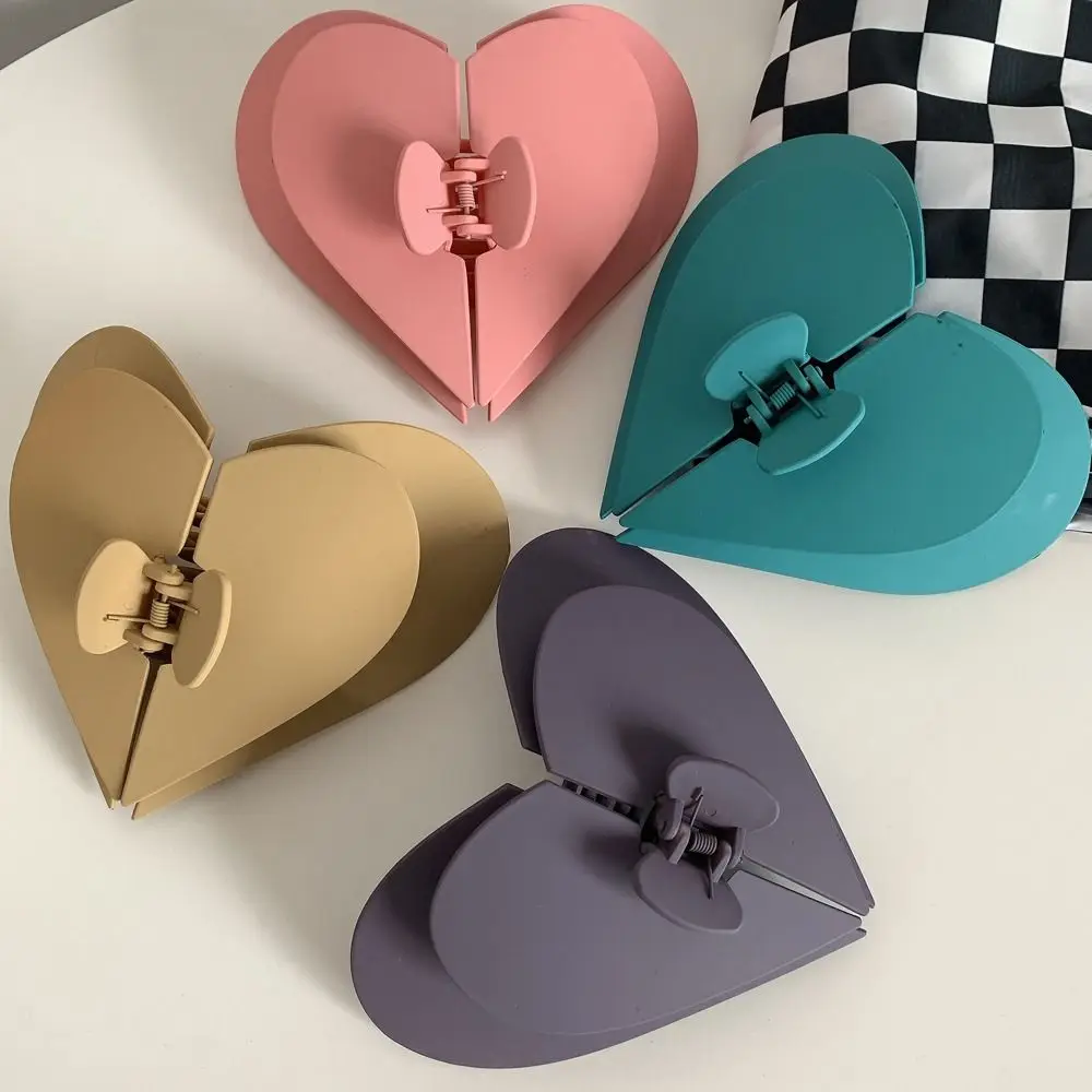 

Claw Large Hairgrips New Heardress Geometric Hairpins Ponytail Holder Heart Hair Claw Women Shark Clip Love Korean Hair Clips