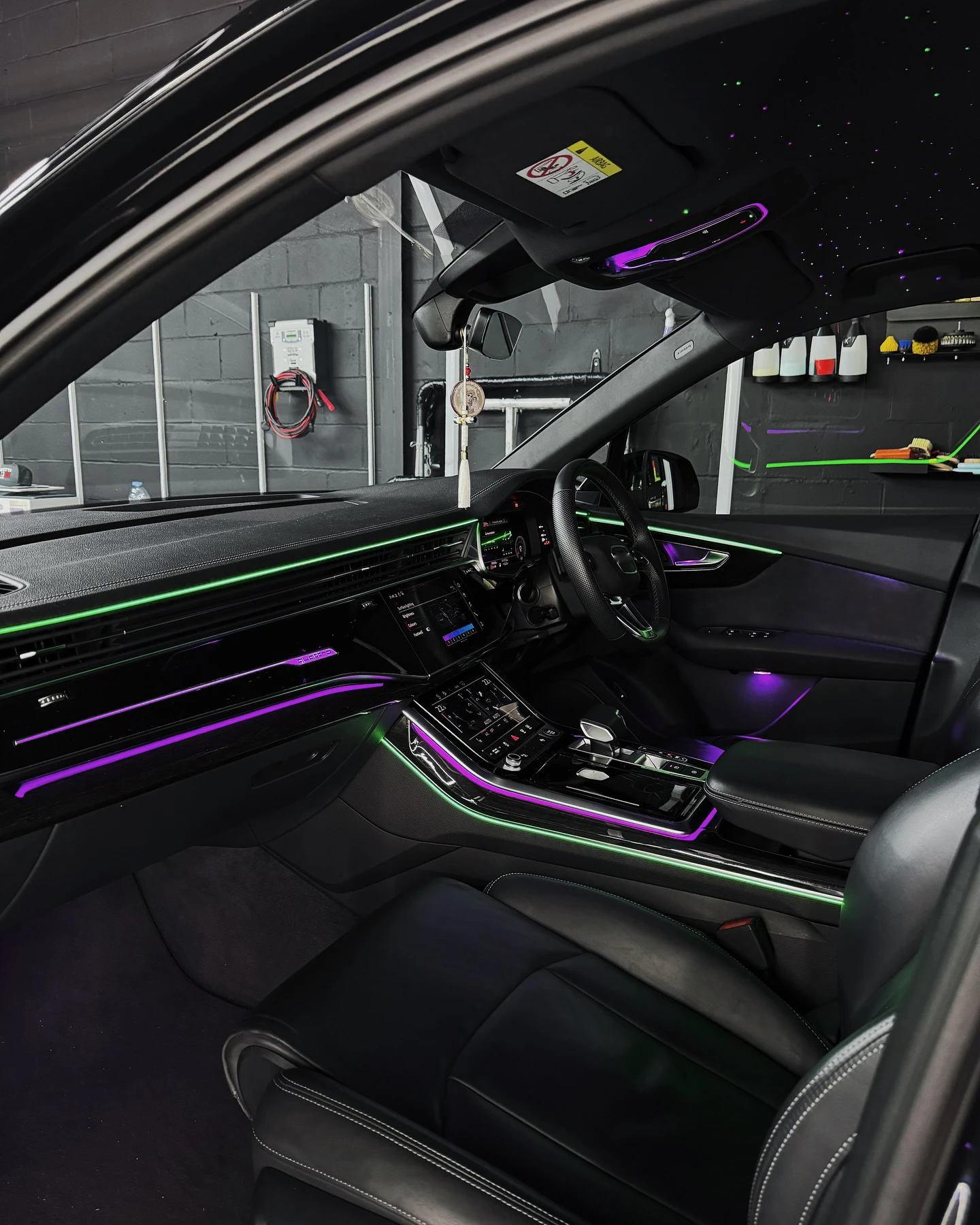 Фото Для Audi A6 A7 C8: Европейская атмосферная подсветка, комплект светодиодной подсветки салона автомобиля, аксессуары для улучшения подсветки дверных динамиков. №3
