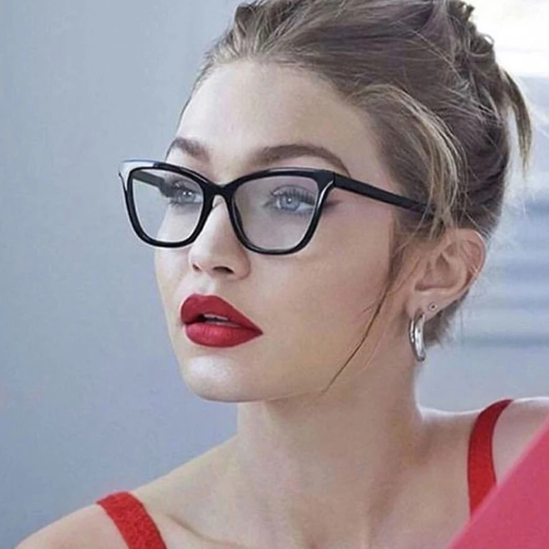 Очки сейчас в моде для зрения. Очки vogue gigi. джиджи хадид в очках для зрения. оправа вог джиджи. очки оправы gigi hadid.