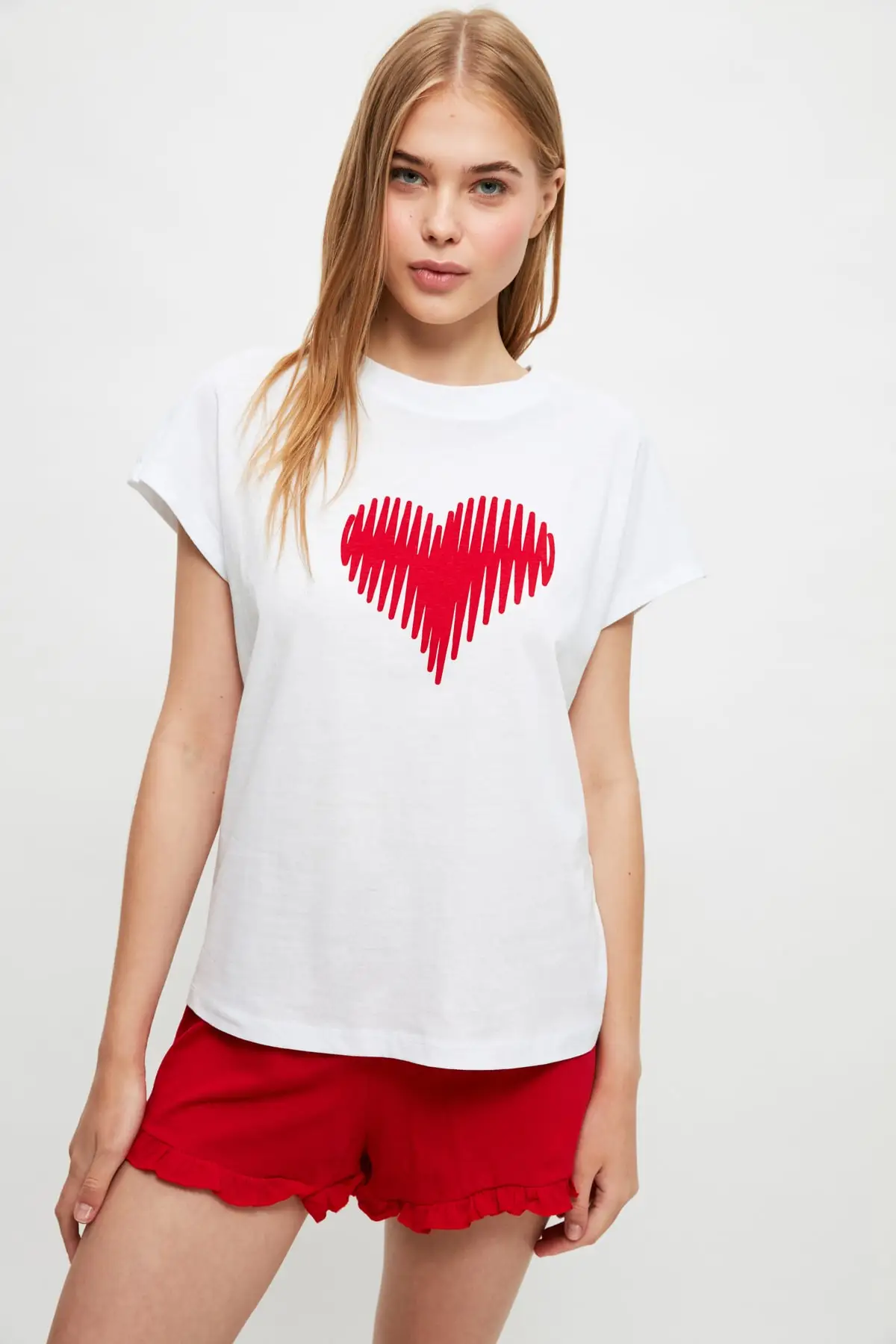 

Trendyol Heart Printed Knitted Pajamas Set THMSS21PT1378