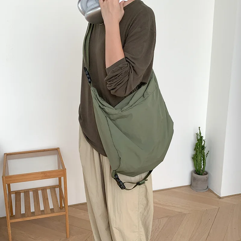 

Casual lazy wind shoulder crossbody bag women large capacity commuter nylon bag messenger bags for women new luxury handbags