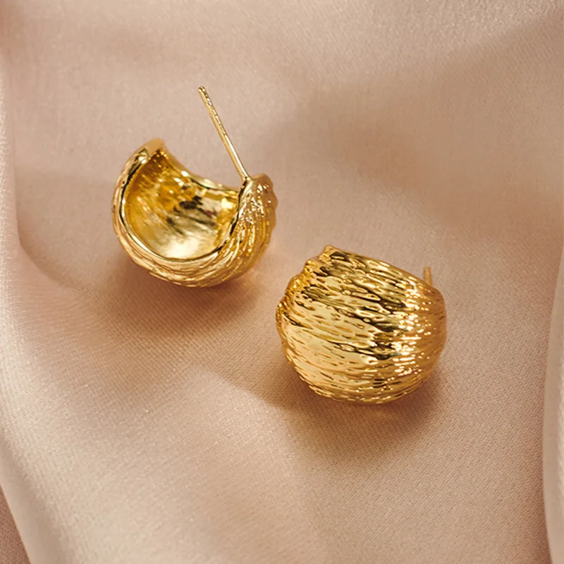 

Simple Stud Earrings for Women Rock Small Metal Peas Earrings Punk Party Korean Jewelry Valentine's Day Gift