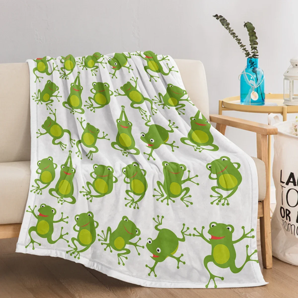 Зеленое мультяшное милое искусственное кресло теплый уютный мягкий плед